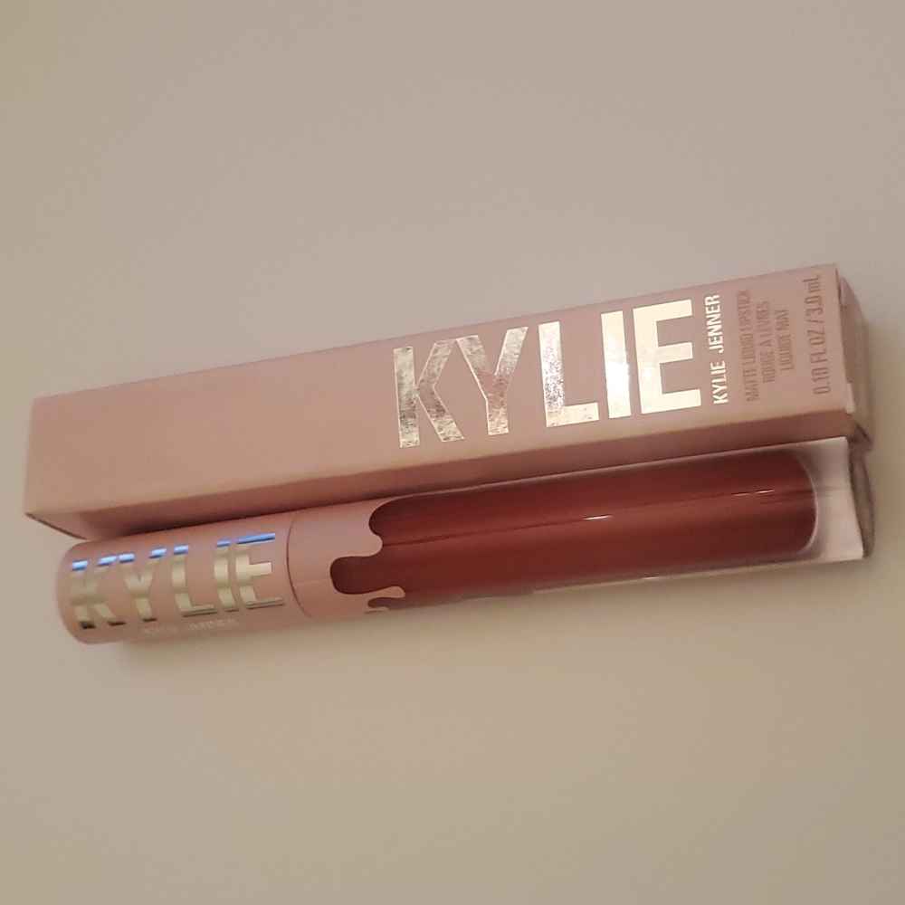 KYLIE 404 CALL ME MATTE LIQUID LIPSTICK. BNIB π’π₯πHOST PICK π’π₯πππ - Picture 3 of 6